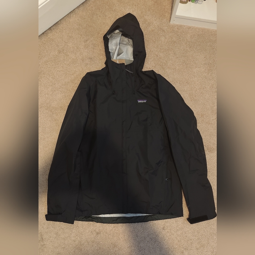 New - Men's Patagonia Black Torrentshell Rainjacket